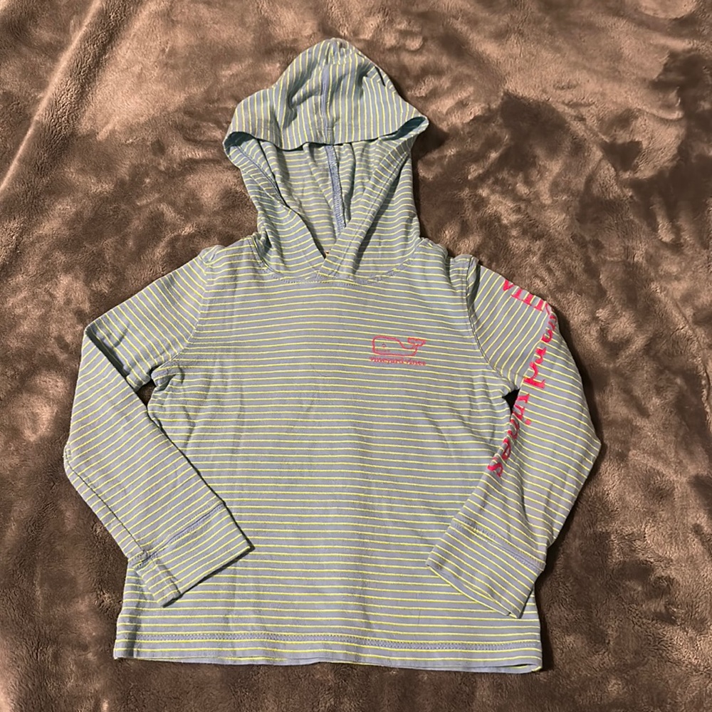 Vineyard vines hooded long sleeve T-shirt size 2t - Picture 1 of 3